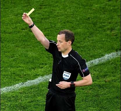 Napoli-Feyenoord: arbitra lo scozzese Collum Napoli-Feyenoord: arbitra lo scozzese Collum