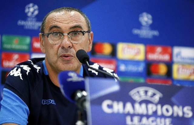 Champions, Sarri e Jorginho in coro: “Vinciamo per Milik” Champions, Sarri e Jorginho in coro: “Vinciamo per Milik”
