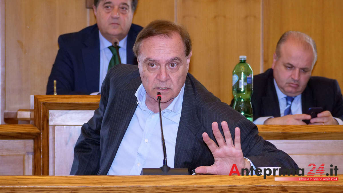 Sanità, la promessa di Mastella: “Se necessario impugnerò atto aziendale” Sanità, la promessa di Mastella: “Se necessario impugnerò atto aziendale”