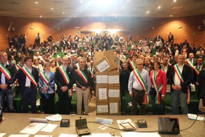 La protesta dei sindaci di Asmel contro l'eccesso di norme