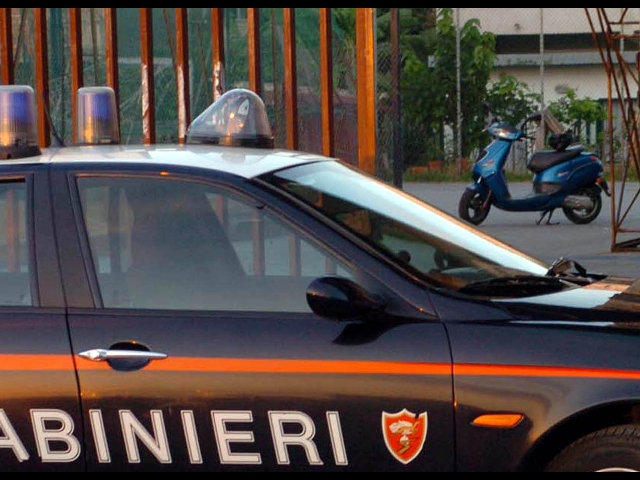 Carabinieri e motorino