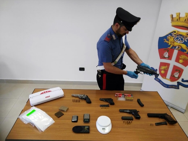 Carabinieri sequestro armi