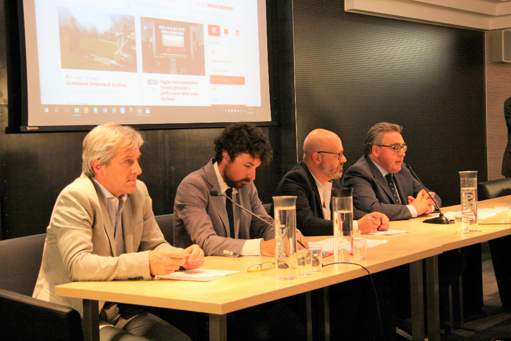Convegno - Nello Onorati primo a dx guardando la foto