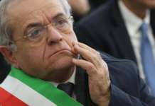 Abbattimenti a Casal di Principe, il sindaco Natale ritira le dimissioni