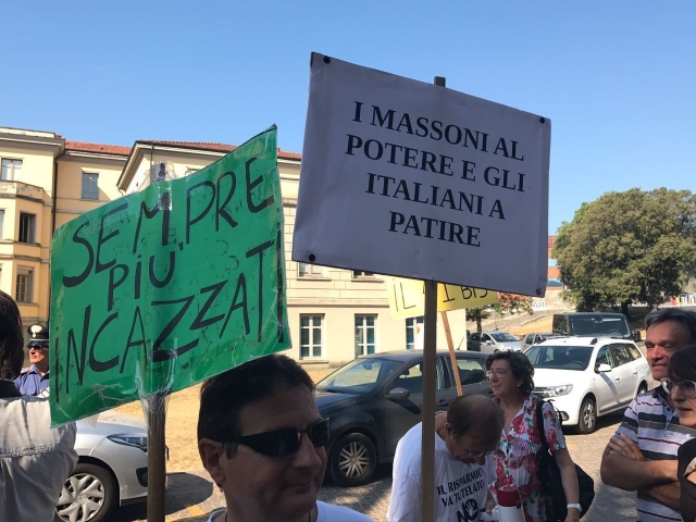 protesta banca etruria