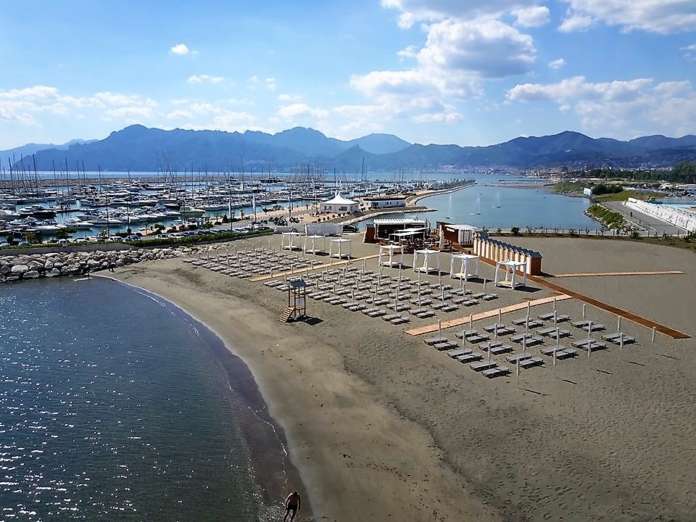 spiaggia marina d'arechi