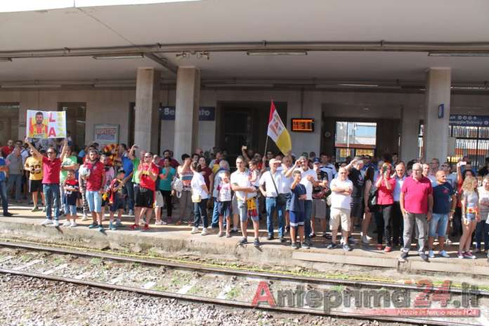 067 - Tifosi in stazione