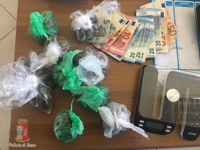 Merce recuperata polizia