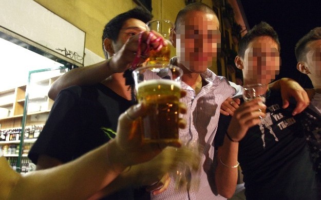 ubriachi alcool birra