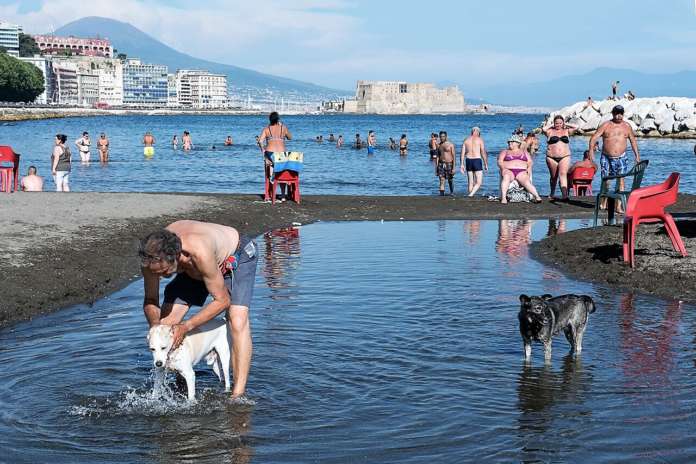 Napoli, lungomare Caracciolo - Mappatella beach