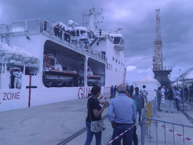 Nave migranti