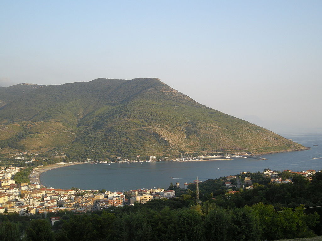 1024px-Sapri's_bay