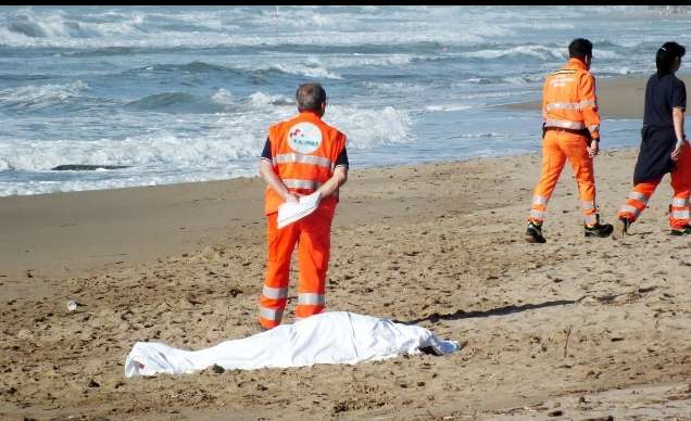morto spiaggia