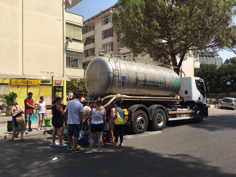 autocistera a viale Michelangelo
