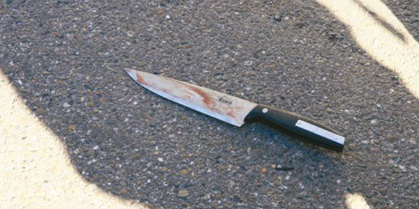 coltello-sangue-accoltellamento