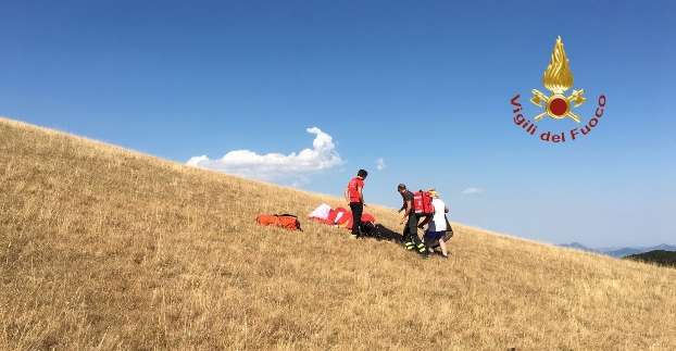 morto parapendio vigili del fuoco