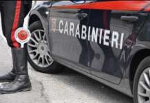 Smontavano macchinari in un capannone: arrestati per furto