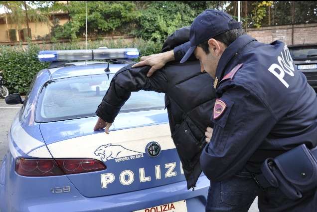 Ladro arresto polizia