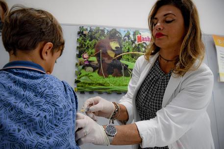 Vaccini: ASL Napoli 1 al lavoro prima dell'apertura scuole