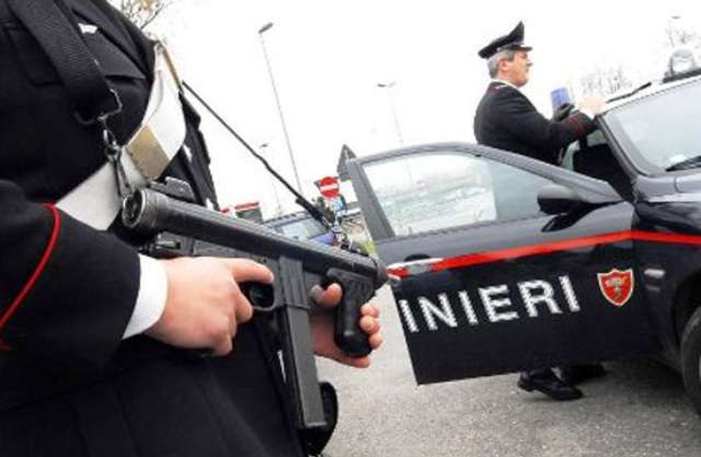carabinieri accoltella corato