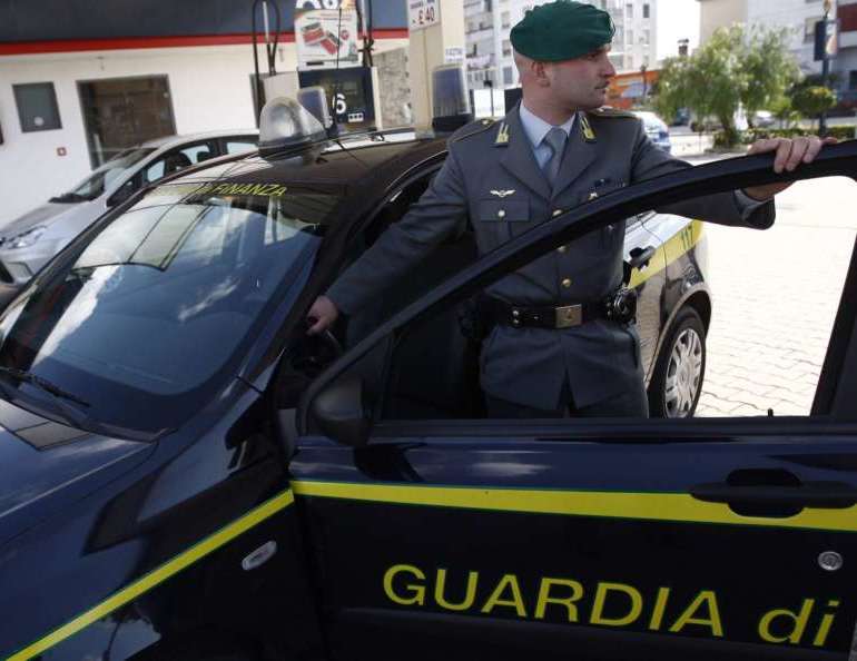 NAPOLI: (GUARDIA DELLA FINANZA OPERAZIONE " DIRTY OIL"