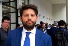Napoli, roghi al campo Rom. Presidente Scampia: “Emergenza sociosanitaria”
