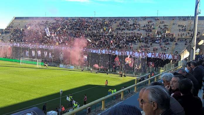 Arechi curva sud Salernitana