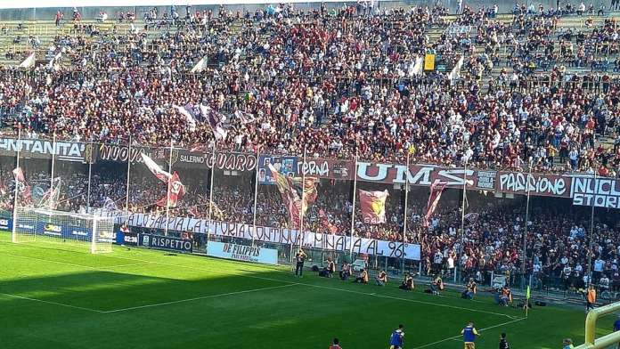Curva sud striscione Minala