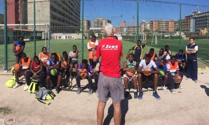 I ragazzi del Tam Tam Basket di Castel Volturno (1)