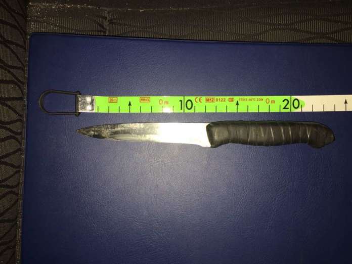 Armato di coltello minaccia due anziani a Nuoro