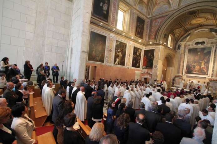 Beni culturali: a 50 anni da incendio, riapre duomo Pozzuoli