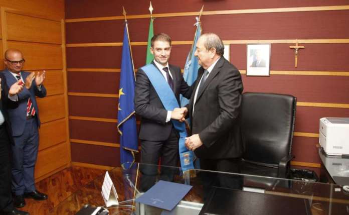 Passaggio di consegne alla Provincia di Caserta. Da sinistra Giorgio Magliocca e Silvio Lavornia