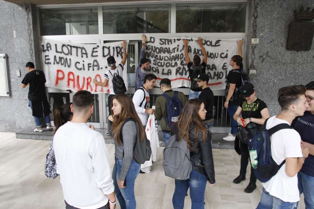 10102017 caserta protesta studenti buonarroti foto ag. frattari