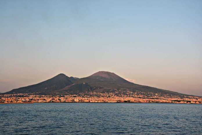 Vesuvio_da_mare