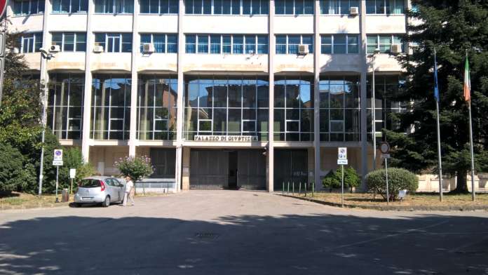 buona tribunale