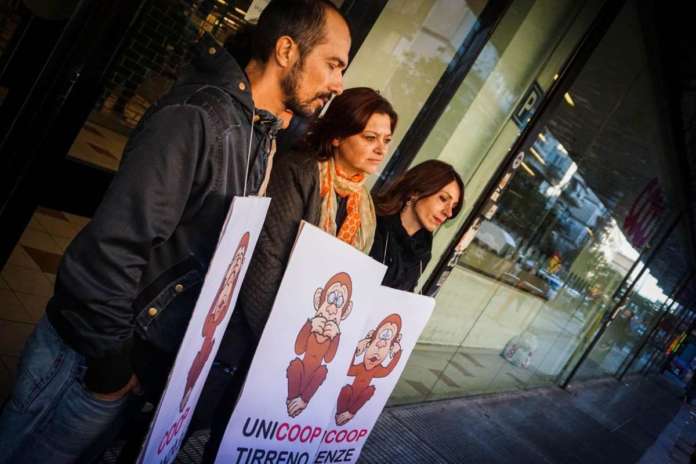 Protesta lavoratori Coop a Napoli, "No a licenziamenti"