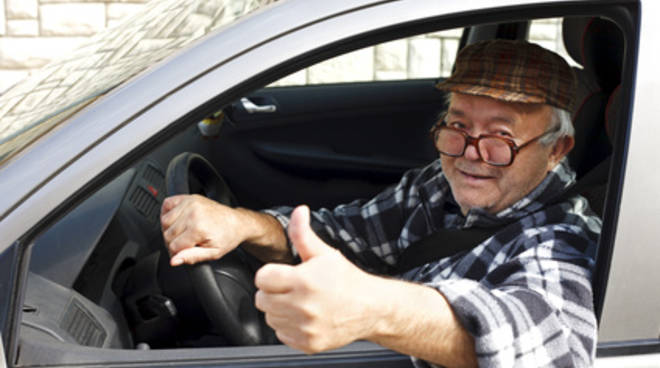 novantenni al volante