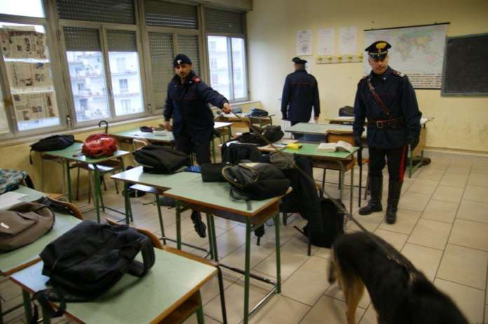 Carabinieri controlli scuole 3