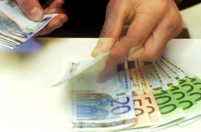 Soldi, denaro, banconote, euro