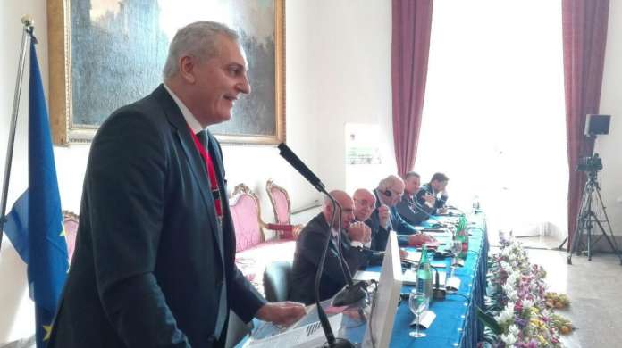 hogan e caputo a caserta per gli stati generali del sud (inoltrato da quaratino)