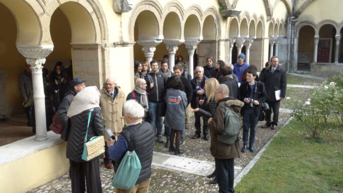 Studiosi al museo del Sannio
