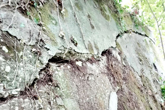 lesione muro villa torricella