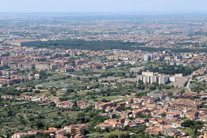 Caserta dall'alto