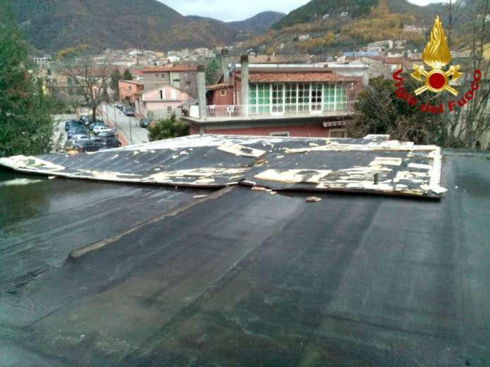 tetto scuola montella