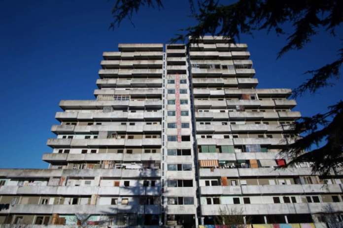 Salvini a Napoli: striscione da vele Scampia