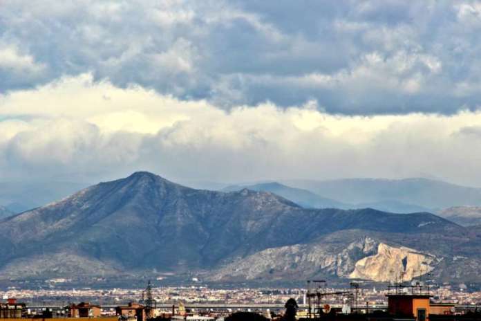 Panoramica_del_Monte_Tifata