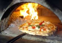 L’arte del pizzaiuolo napoletano è Patrimonio dell’Umanità