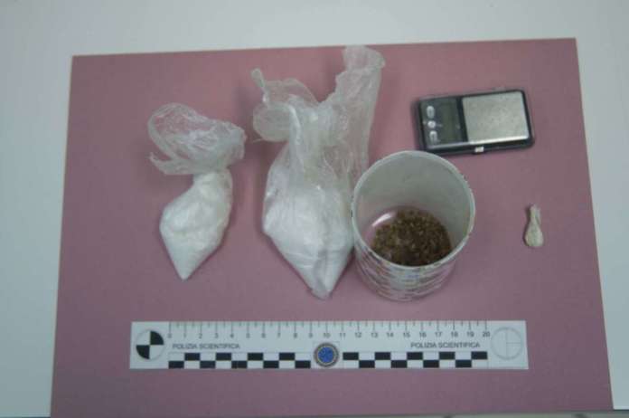 La droga sequestrata a Teano dalla Polizia