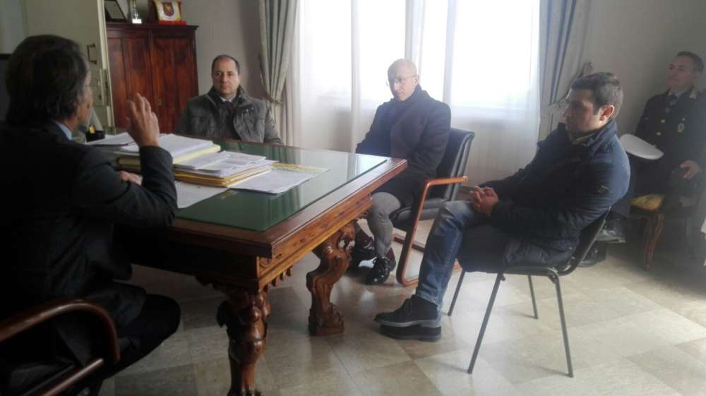 aversa incontro con questore