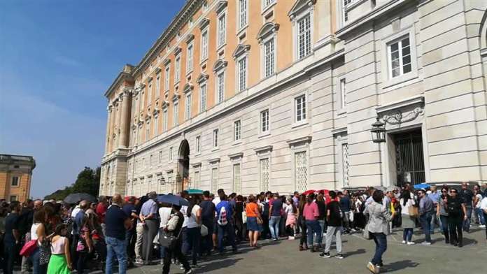 folla reggia 1